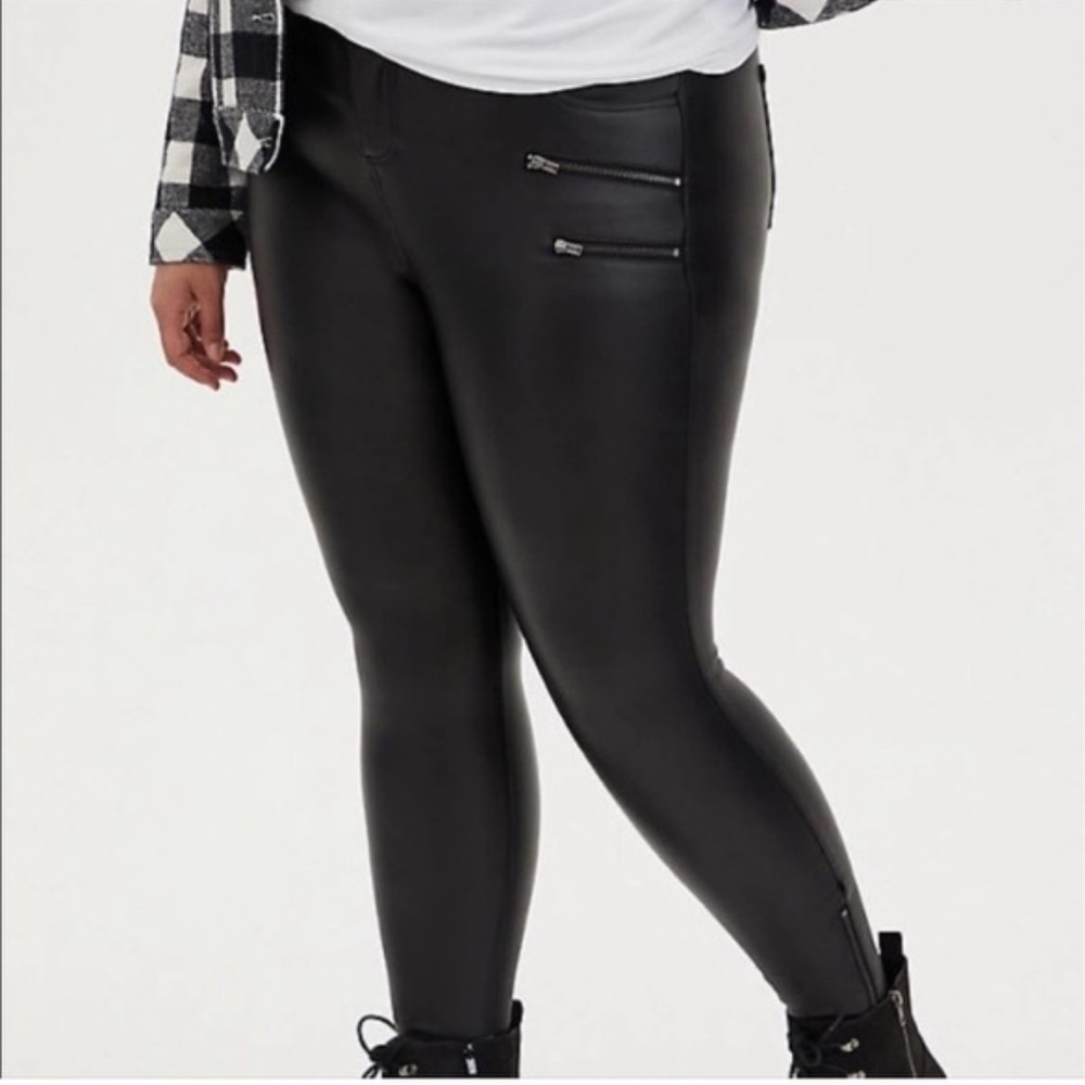 TORRID Black Coated Ponte Multi Zip Faux Leather Leggings 20R